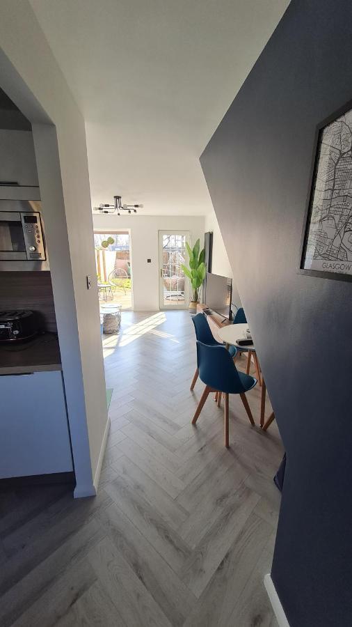 Beautiful 2Bed House With Garden, Walking Distance To Town - Free Parking Apartment Глазгоу Екстериор снимка